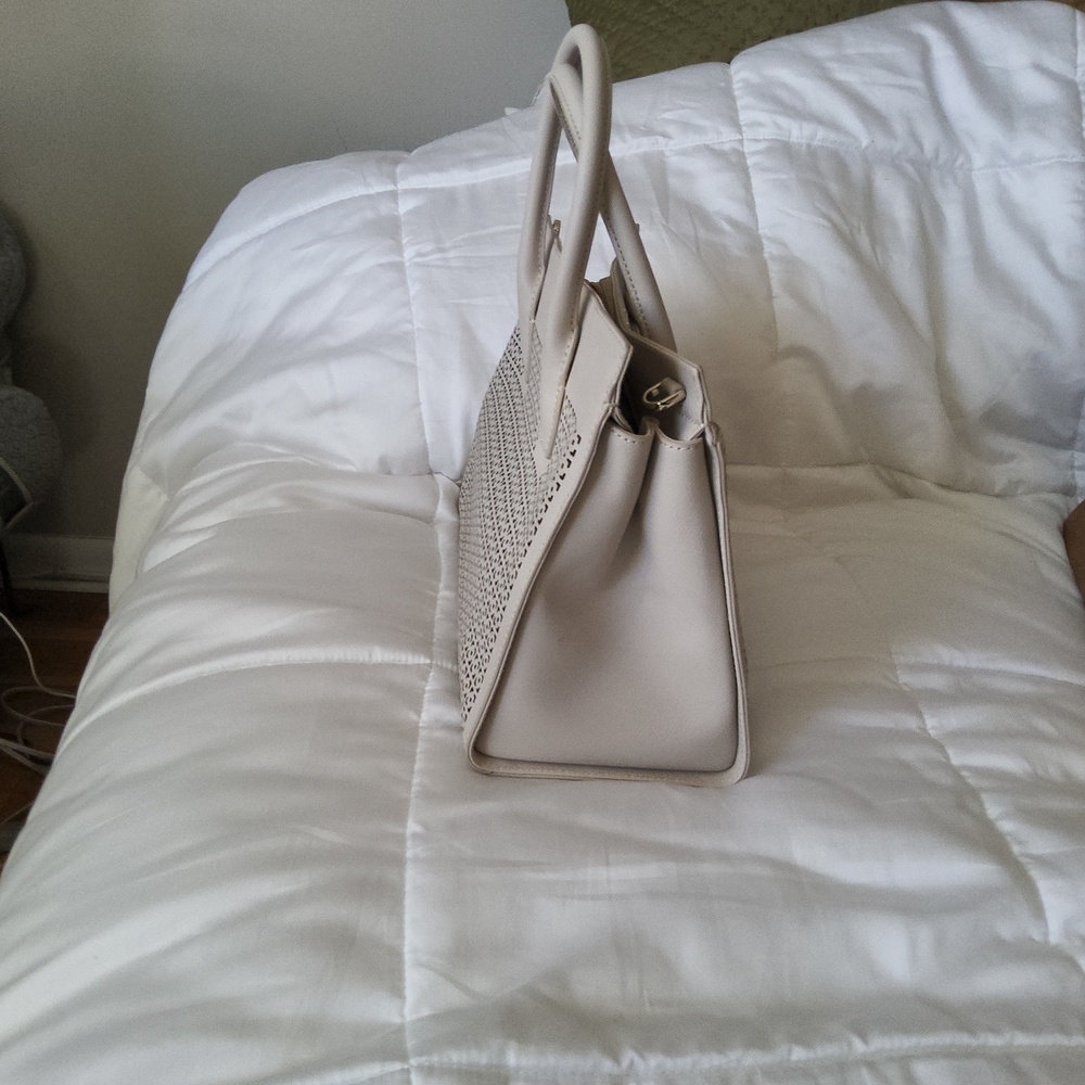Kate Spade - Picture 3 of 7